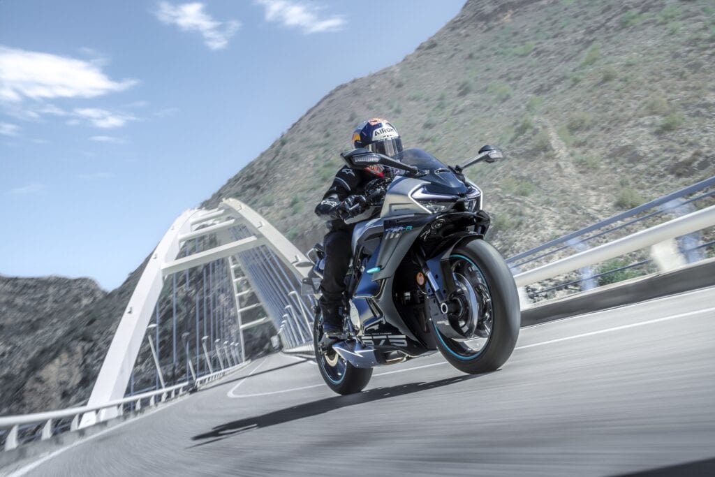0339 act ym24 cfmoto 675sr r v4 2 1024x683 min